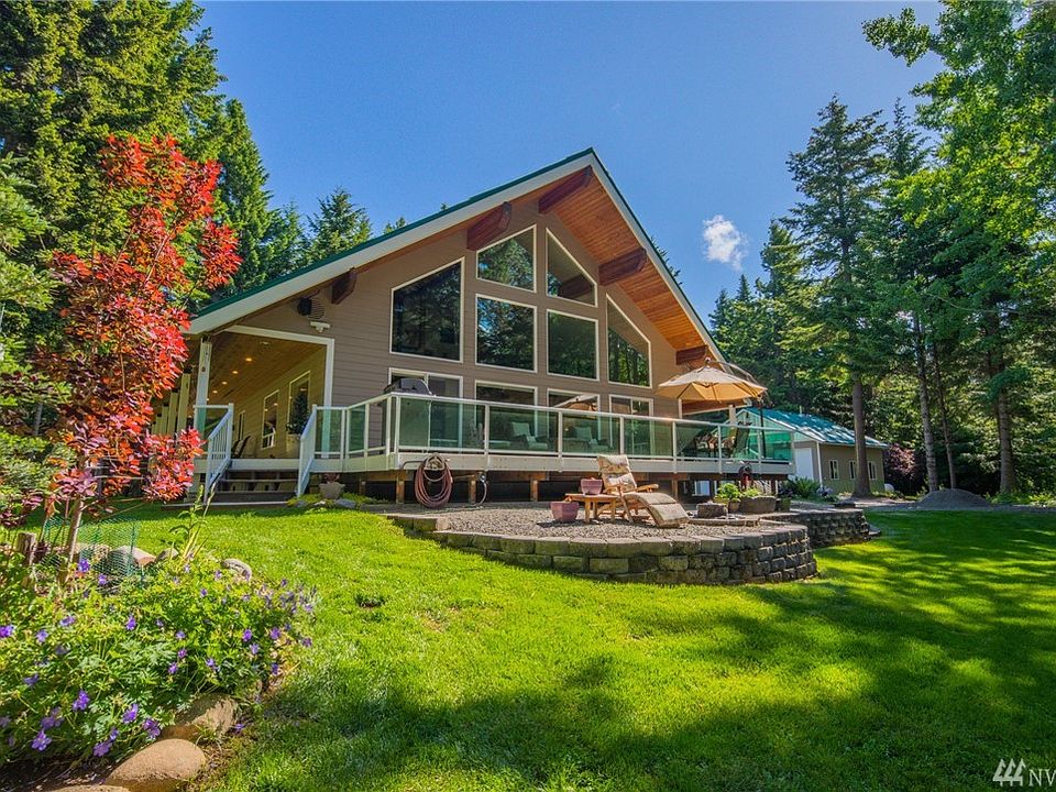 House sits in a peaceful park like setting!