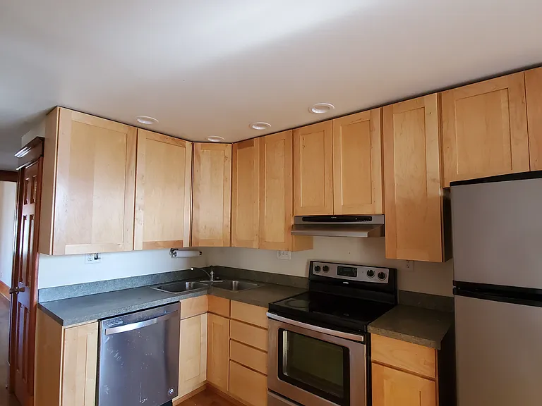 5788 Pershing Ave #3W — Photo 7