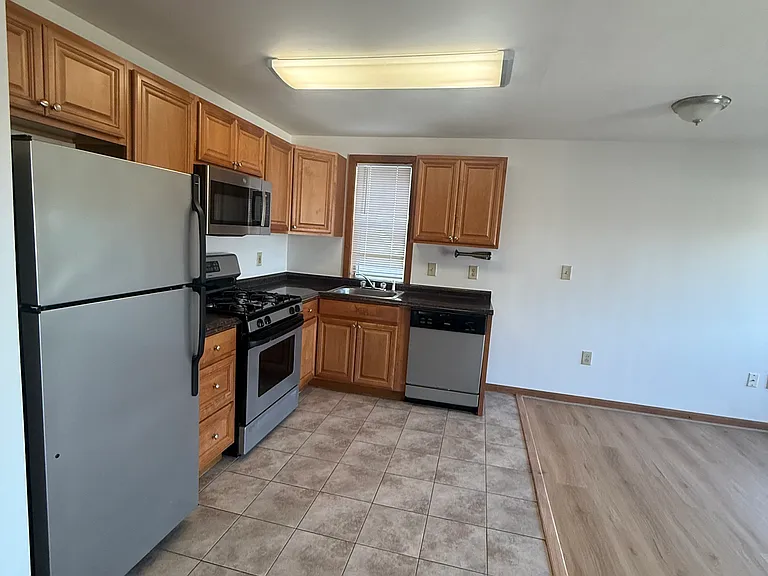 55 Fremont St #B — Photo 3