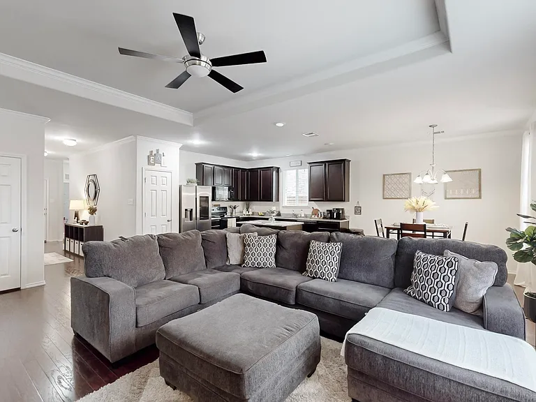 504 Mesa View Trl — Photo 4