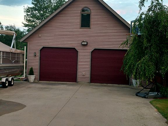 Looking from McKimmy dr