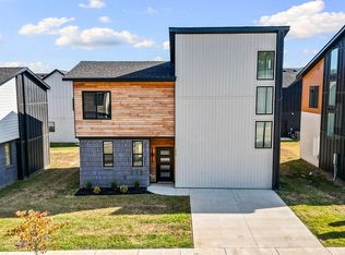 2604 W Bonnie Ln, Rogers, AR 72758