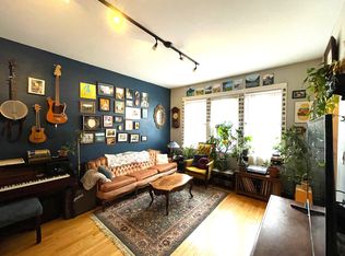 2905 N Burling St #1, Chicago, IL 60657