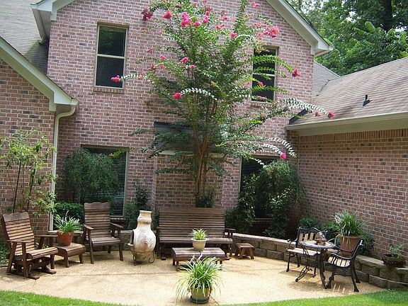 1 Relaxation Area in Back