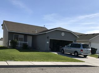 7904 Rush Creek Dr, Pasco, WA 99301