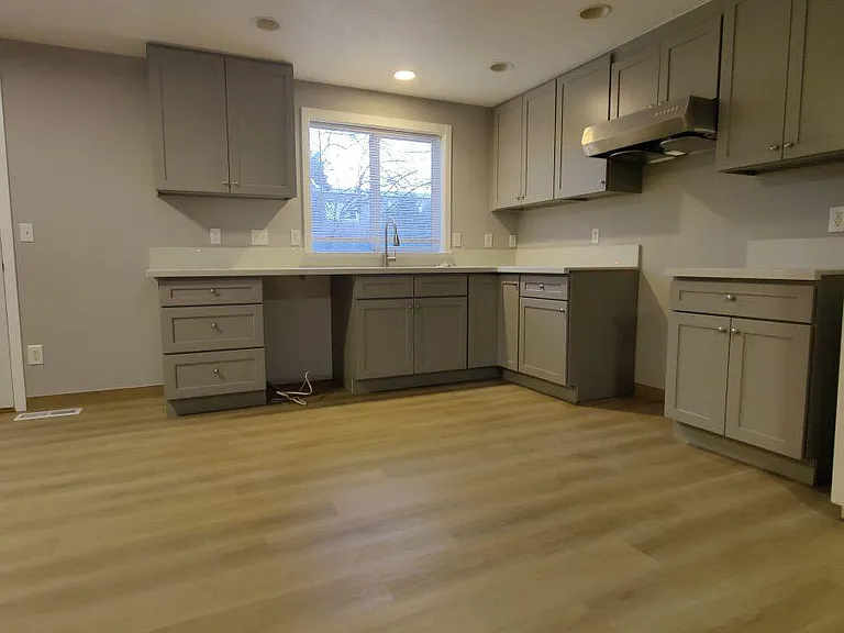 4049 SE 80th Ave — Photo 3