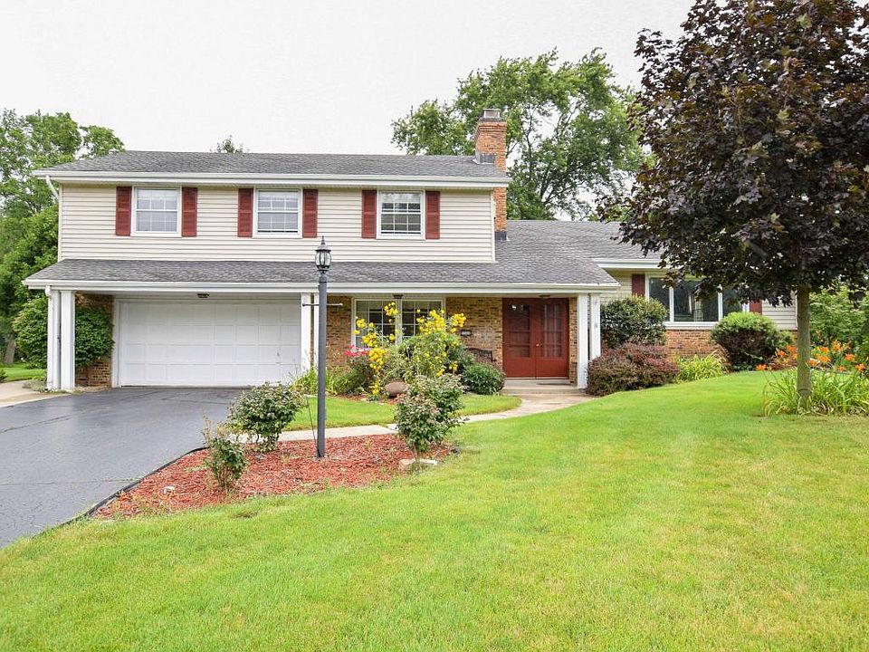 2nd image of 2560 Memorial Dr