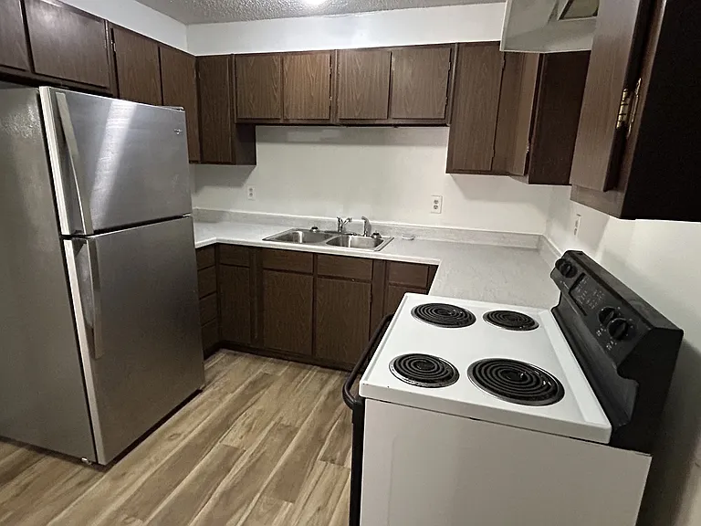 604 Mountain View Ave NE — Photo 15