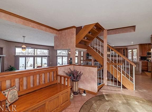 2nd image of 25264 Hiawatha Ln