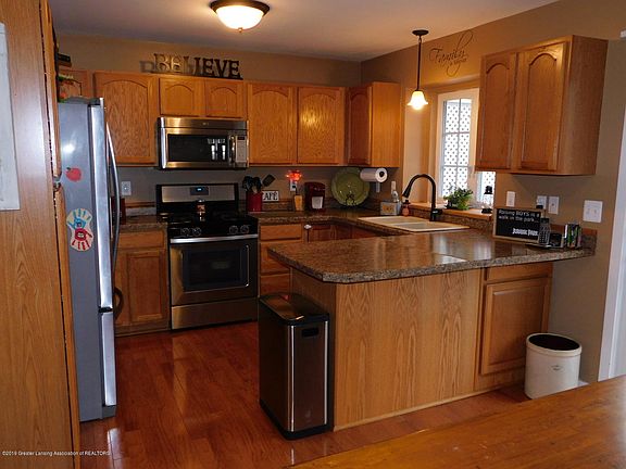 4th image of 613 N Bailey Cir