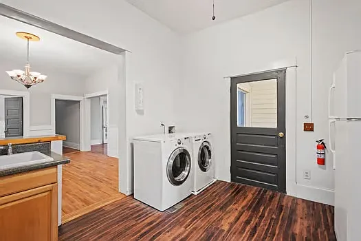 723 E Henry St #A — Photo 12