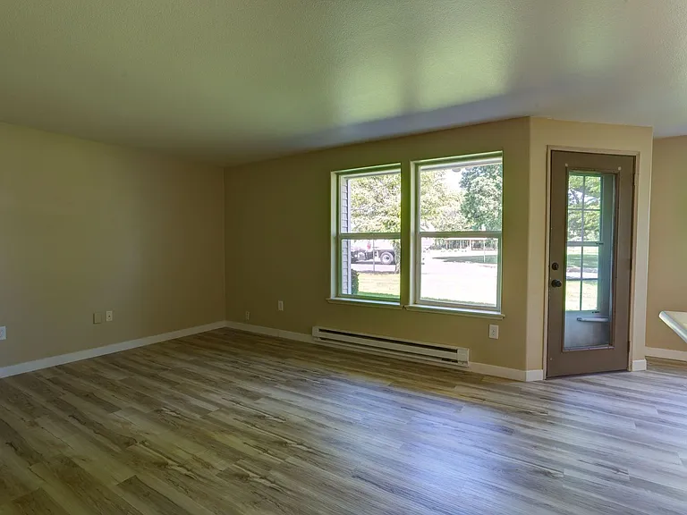 Creekside Apartments  — Photo 31