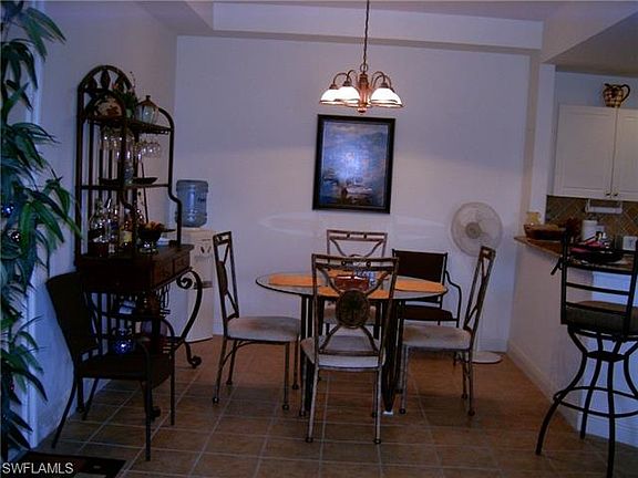 2nd image of 1504 SW 50th St APT 304