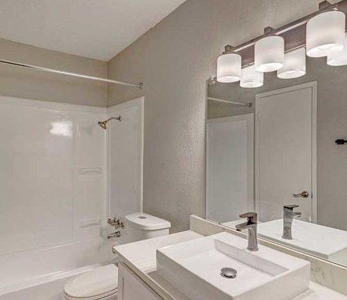 4th image of 1501 Kinney Ave APT 206