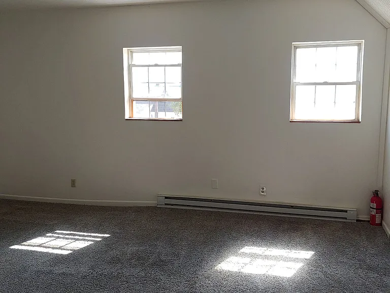 150 Main St #7 — Photo 5