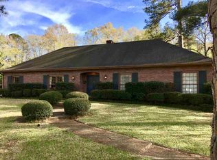2215 E Manor Dr, Jackson, MS 39211