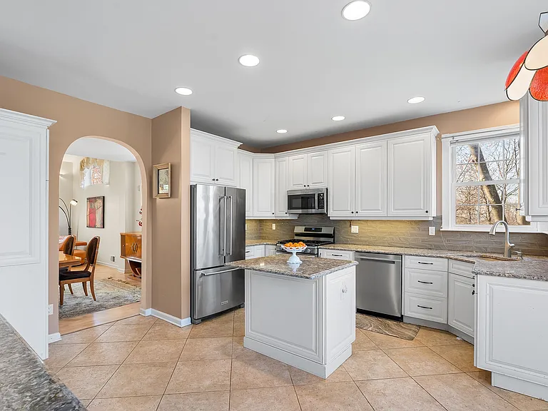 70 Hartley Ln — Photo 3