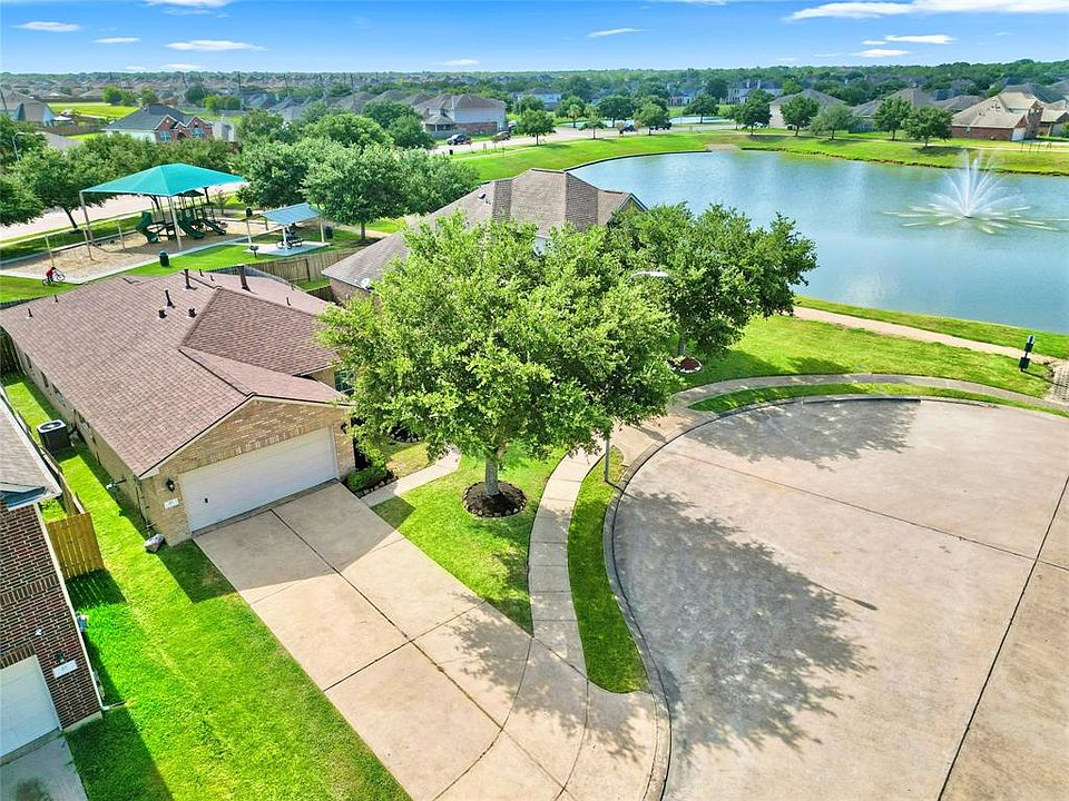 1st image of 27 Oakland Park Drive