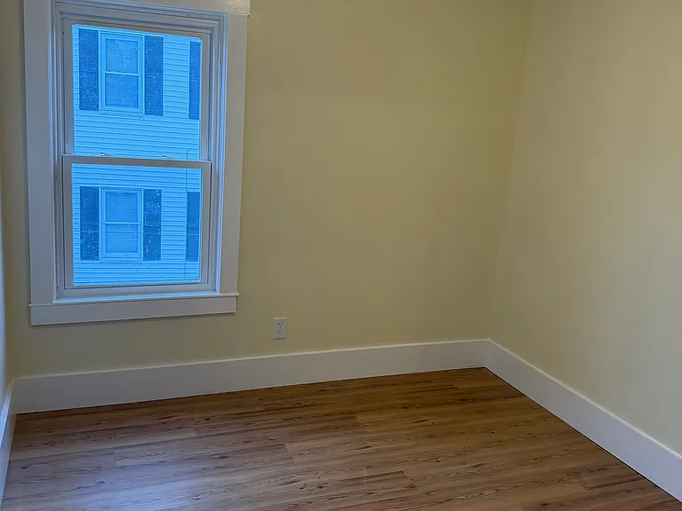 35 Deane St #3W — Photo 10