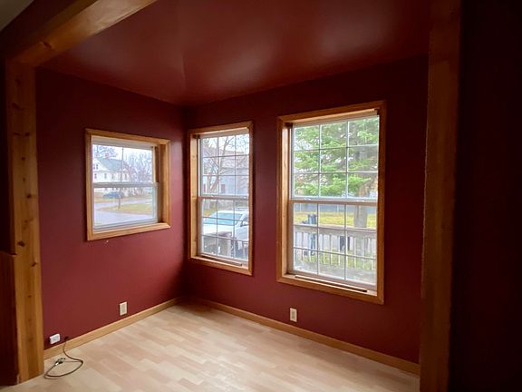 3rd image of 902 Court St