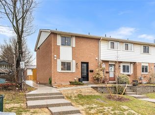 71 Sarah Ln, Oakville, ON L6L 3V2
