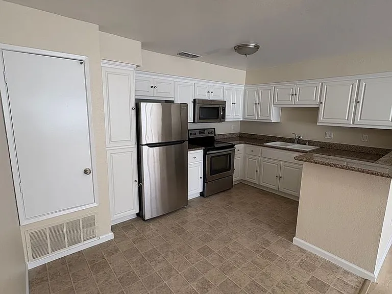 2915 N Texas St #101 — Photo 5