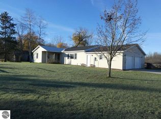 3800 S Magrudder Rd, Saint Louis, MI 48880