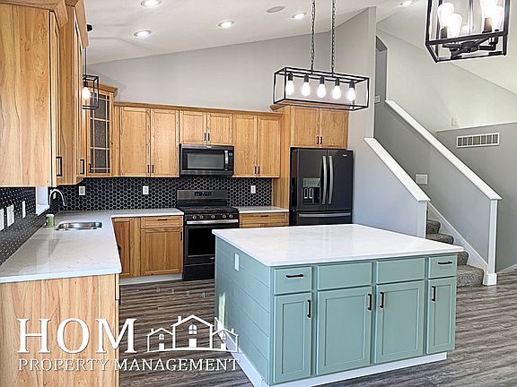 5th image of 437 Thomas Dr