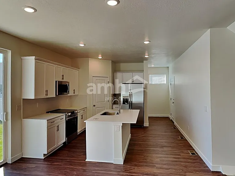 3558 N Caitlyn St — Photo 4