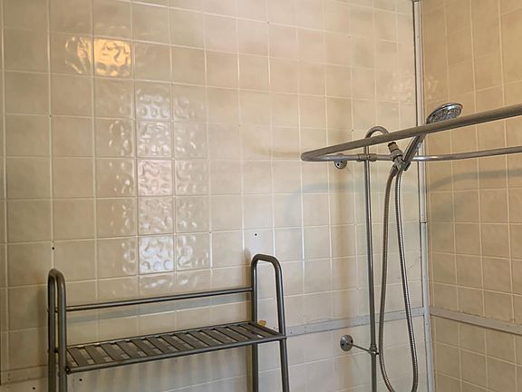 2nd image of 2301 Bellevue Ave #1N