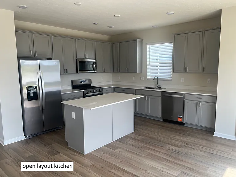 3820 Sterling Dr — Photo 4