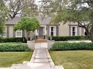 752 Grandview Pl, Terrell Hills, TX 78209