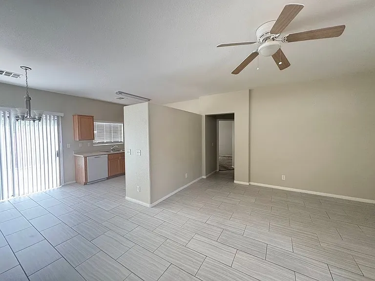 6005 Highland Gardens Dr — Photo 4