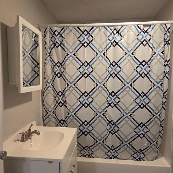 400 W Elm St #1 — Photo 14