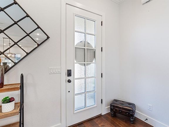 3rd image of 6204 SW Luna Ln