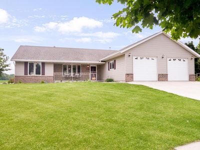 875 Odawa CIRCLE, Kewaskum, WI, 53040