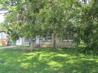 1106 E 2nd St, Sweeny, TX 77480