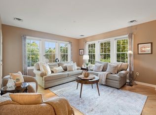 23 Augustus Ct UNIT 2004, Reading, MA 01867