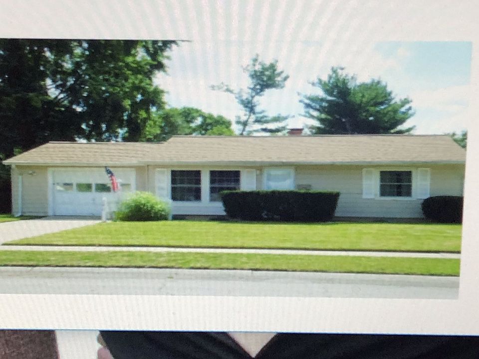 1st image of 3204 Rexford Dr