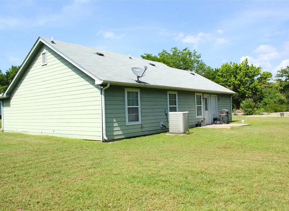 2nd image of 413 Williams Dr