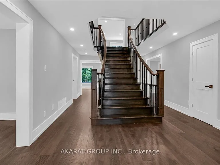 1274 Kings College Dr — Photo 4