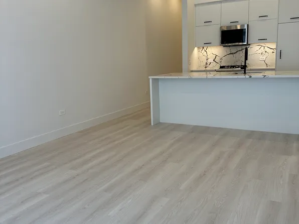 949 W Madison St APT 406, Chicago, IL 60607