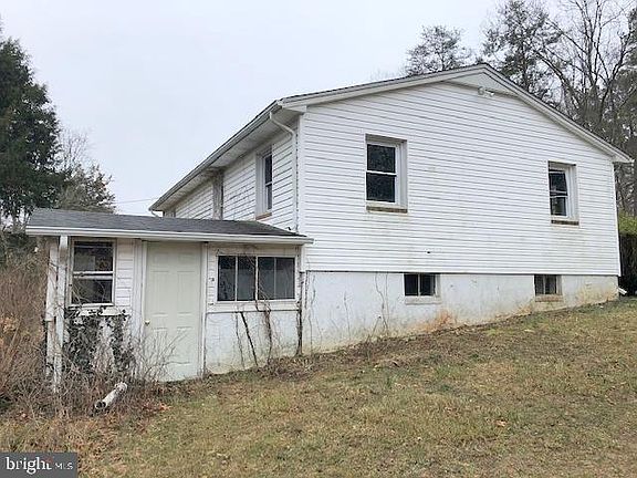 2nd image of 27549 Gold Ln