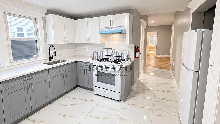 44 Hazelwood Ave #1