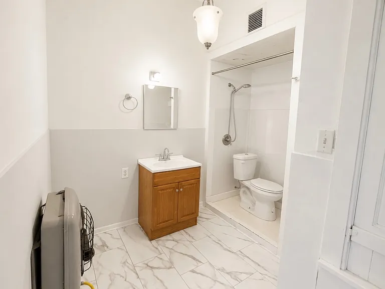 111 Park Ave #105 — Photo 5