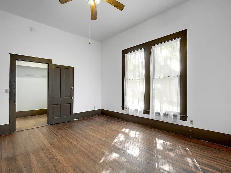 304 Olive St — Photo 21