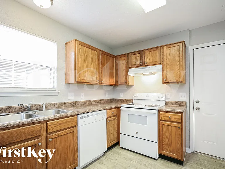 4327 Autumn Crest Ct — Photo 8