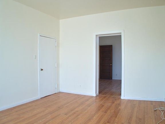 2nd image of 789 Dawson St #2