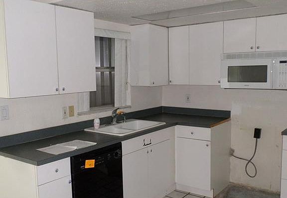 4th image of 1021 Oakmont Ave
