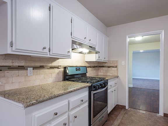 5th image of 4552 N Warren Ave